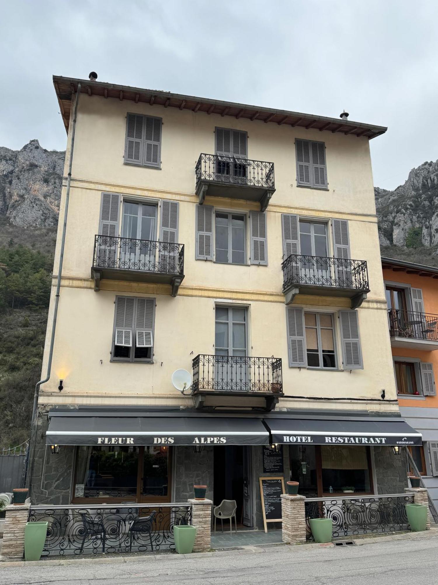 Hotel Fleur Des Alpes La Brigue Exterior foto